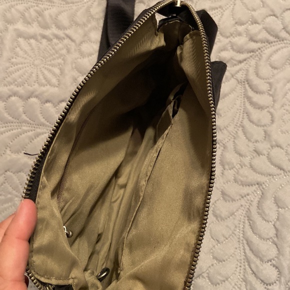 Baggallini cross body purse - Picture 5 of 7